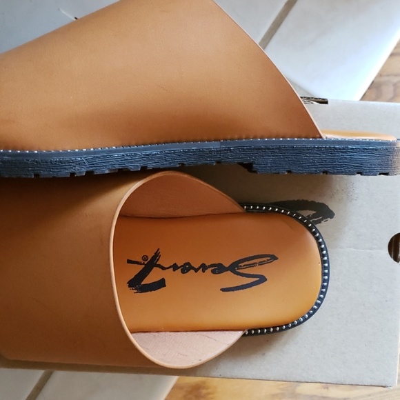 🆕️NIB Adorable Seven7 slip on sandals - Picture 8 of 8